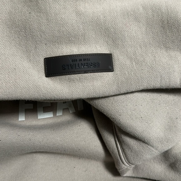 ESSENTIALS HOODIE - Picture 2 of 4